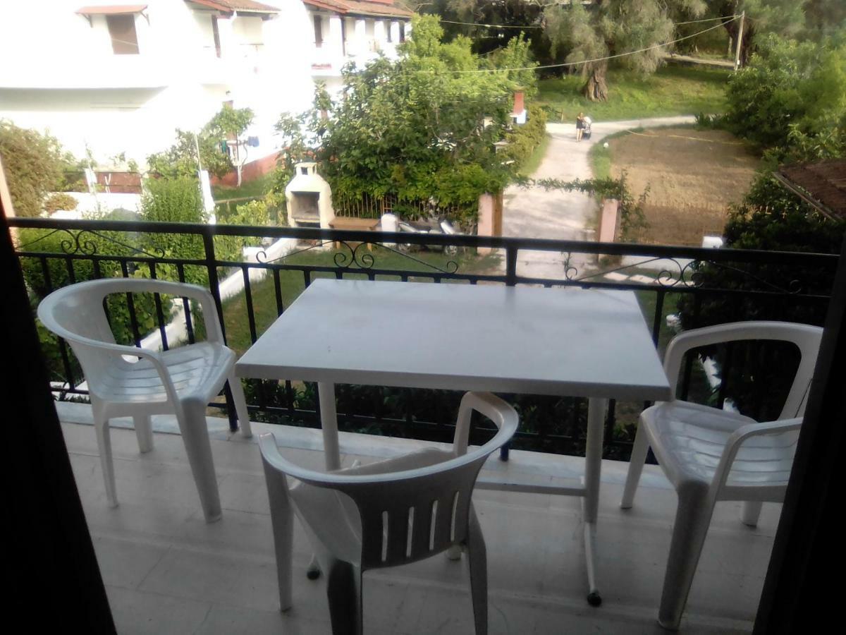Georgina Family Apartments Месонґі Екстер'єр фото