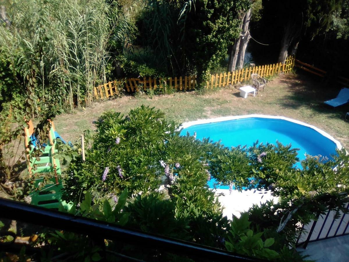 Georgina Family Apartments Месонґі Екстер'єр фото